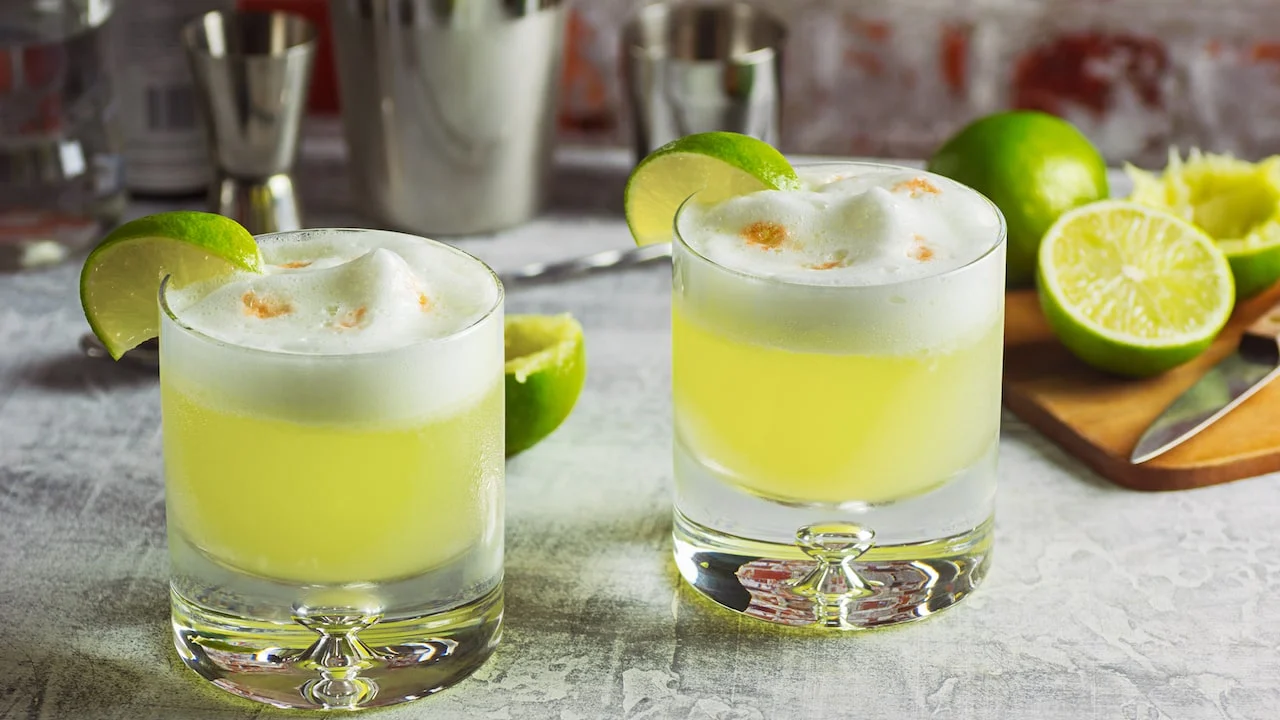 Brinda con el Rey de los Cocteles: Celebra el Día del Pisco Sour cada primer Sábado de Febrero