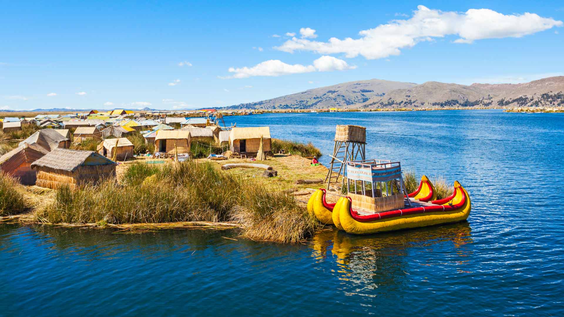 Islas Uros: Un Viaje en el Tiempo a una Cultura Ancestral