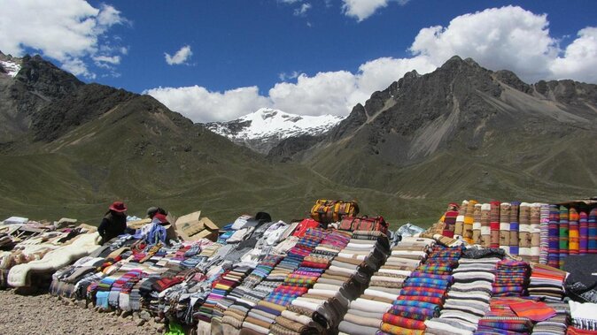 Paso de la Raya: Un viaje panorámico a través de los Andes peruanos